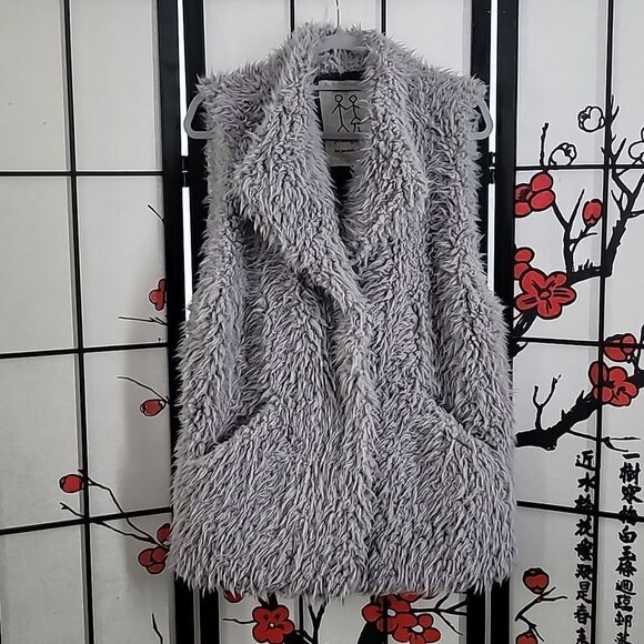 Pete & Greta By Johnny Was Blue Gray Vegan Furry Vest, Size Medium - Picture 1 of 6